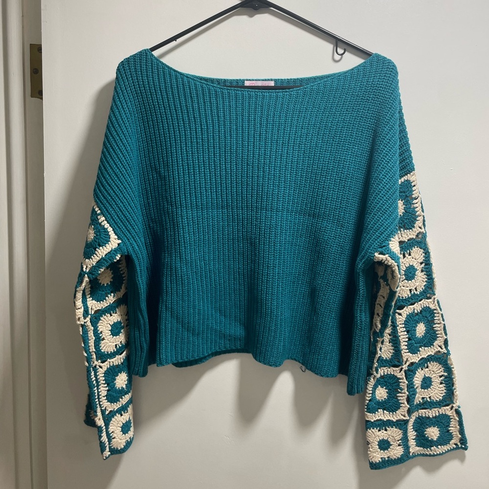 Pink Lily. Blue Crochet Sleeve Sweater. Size Small.